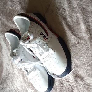 Fila tennis shoes